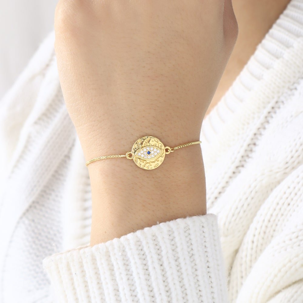 Golden Gaze - Image 2