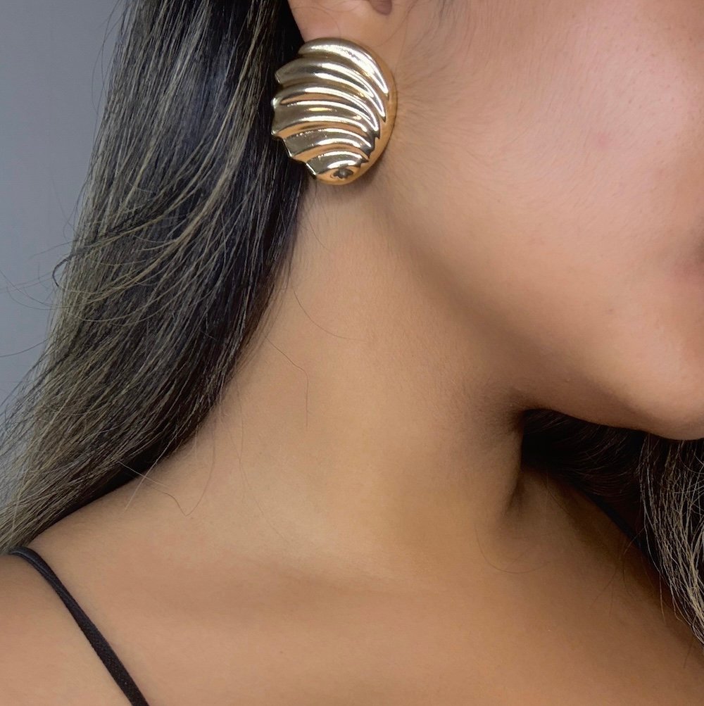 Wave Echo Studs